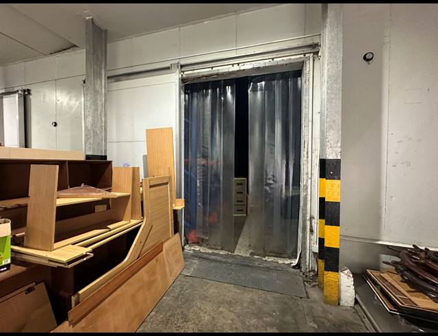 747M² WAREHOUSE TO LET IN PAARDEN EILAND